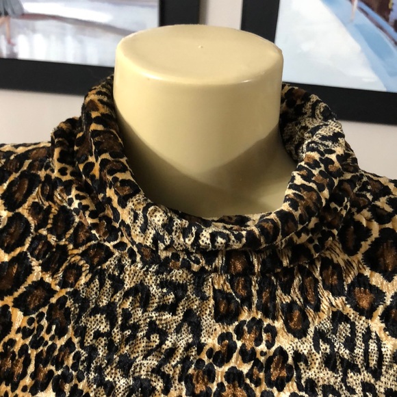 🌺BEAUTIFUL ANIMALS PRINT SWEATER SIZE M-L - Picture 8 of 10